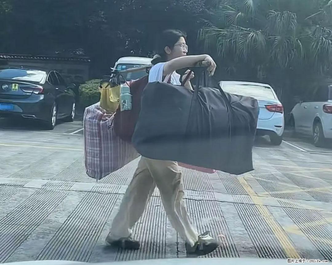 全网追的“扁担女孩”,找了一份暑假工,时薪12元 - 黄冈生活资讯 - 黄冈28生活网 hg.28life.com