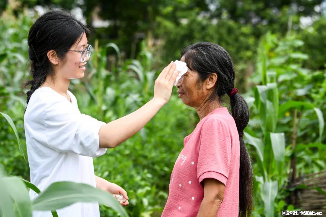 全网追的“扁担女孩”,找了一份暑假工,时薪12元 - 黄冈生活资讯 - 黄冈28生活网 hg.28life.com